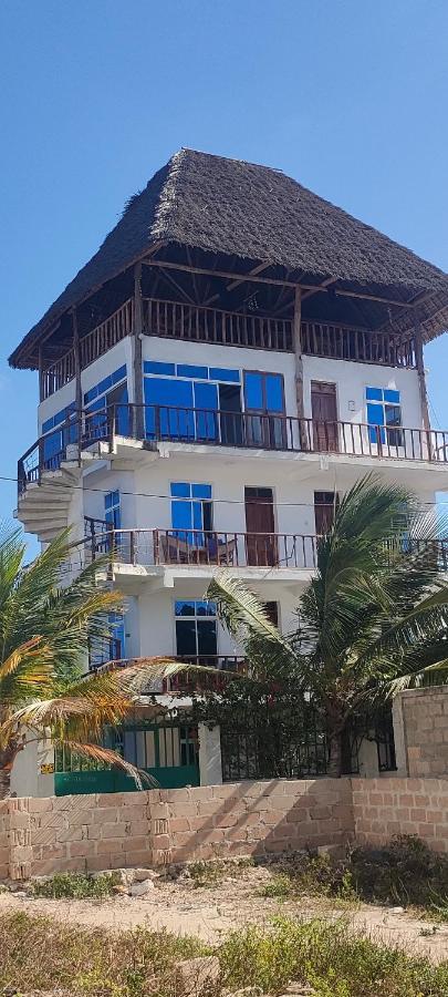 Готель Mambo Boutique Нунгві Екстер'єр фото